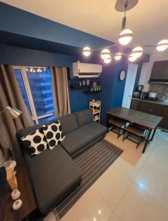Casa Rosa1 2BR in BGC 5th Ave wifi 300 mbps 5 pax - 5