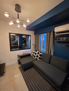 Casa Rosa1 2BR in BGC 5th Ave wifi 300 mbps 5 pax - 1