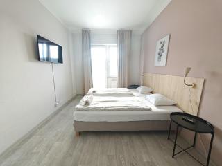 Bright 2 bed with big terrace by tram - 1