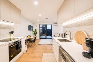 Modern 2BR with Patio in Christchurch CBD - 9