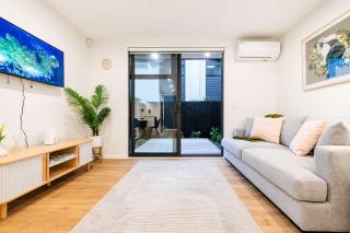 Modern 2BR with Patio in Christchurch CBD - 4