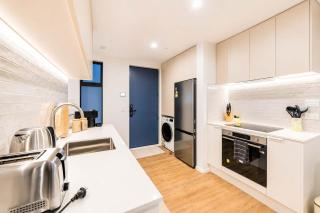 Modern 2BR with Patio in Christchurch CBD - 2