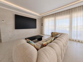 Luxury 280sqm Apartments with Private Pool Manikata - 7