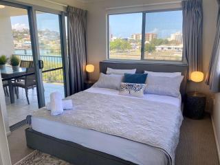 Tranquil 3-Bedroom Retreat in Townsville City - 7