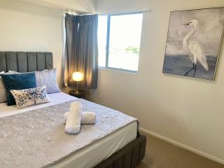 Tranquil 3-Bedroom Retreat in Townsville City - 1