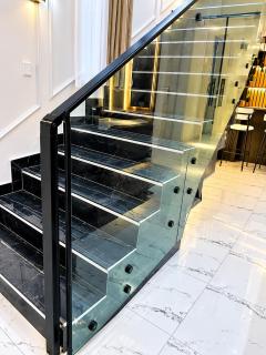 Mustard Seed 4BR Luxe Apartment with Pool - 3