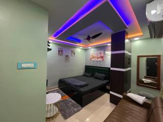 Taj Guest House & Lodging - 1