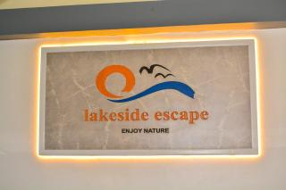 Lakeside Escape Resort - 8