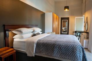 GreenHouse APARTMENT - Mount Road - 1