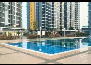 Seksyen 14 with pool - 0