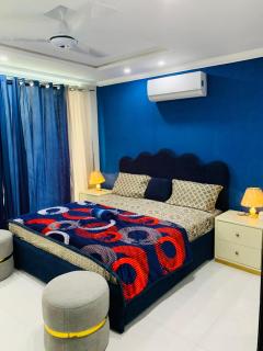 Modern Spacious Apartment in the Heart of Bahria Town - 0