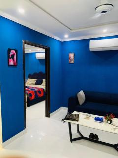 Modern Spacious Apartment in the Heart of Bahria Town - 5