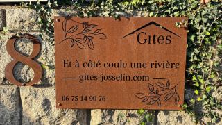 Gites-josselin,com - Et à côté coule une rivière - 9