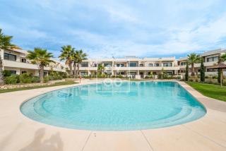 Amalia Garden Groundfloor Retreat, heated pool, near beach and sea, By OYOOSTAYS - 0