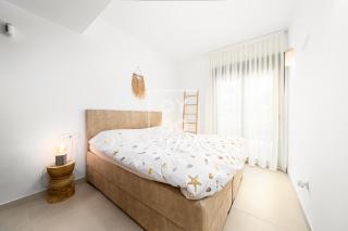 Amalia Garden Groundfloor Retreat, heated pool, near beach and sea, By OYOOSTAYS - 4