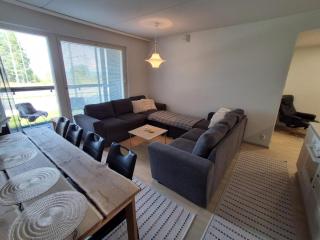 Diamond Balcony Suite - Sauna & Free Parking - 8ppl - 6