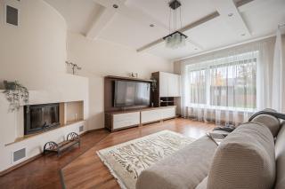 3 BD Santariskiu Townhouse w-Balcony I cohost - 8