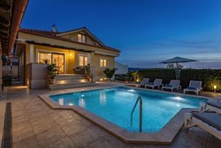 Villa Krase kids friendly for 10 persons in Rakalj with sauna - fitness & playground - 0