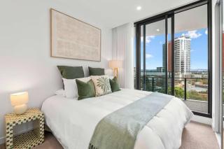 Brand new Designer Escape Comfort Style Location - 1