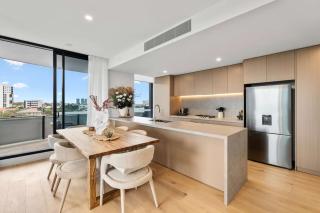 Brand new Designer Escape Comfort Style Location - 6