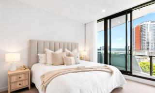 Brand new Designer Escape Comfort Style Location - 3