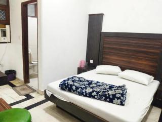 Hotel Decent Family Guest house - 8