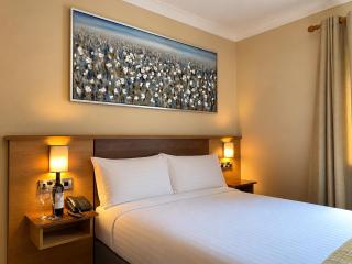 Hannon's Hotel - 6
