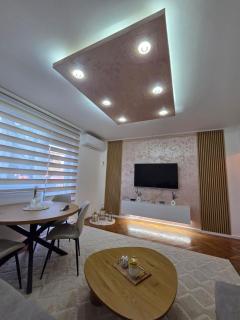 Simic Lux Apartments & Stay - 8