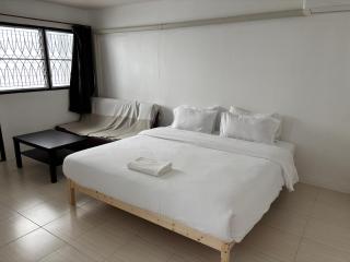 FLOW S12 BTS Asok 3 bedrooms max 6ppl - 8