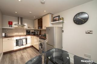 No 9 On The Walls - City Centre Apartment - 5