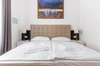 2 Bedroom Apartment Sleeps 4 - Free Parking - 3