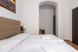 2 Bedroom Apartment Sleeps 4 - Free Parking - 6