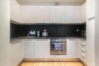 2 Bedroom Apartment Sleeps 4 - Free Parking - 8
