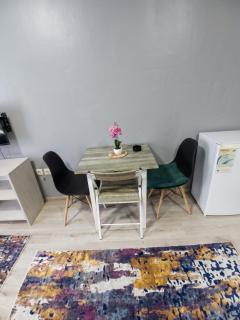 Cozy Vitosha View Studio, Steps from Winter Palace, Supermarket & Bus - 3