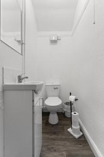 Home Away - Entire 3 Bed Room House Walsall - 1