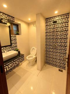 Luxury 1-Bedroom apartment in Lahore - 1