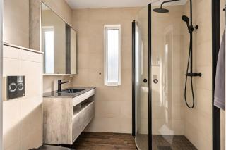 5-Bedroom Villa with Pool, Sauna and Hot Tub in Boxholm - 2