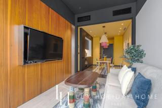 LUX The Five Star Modern Suite - 9