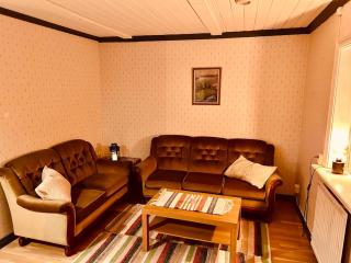 Grindstugan, Calm cottage for work or vacation close to cities - 1