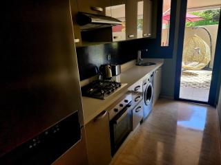 Elegant studio with jacuzzi terrace and swimming pool - 4