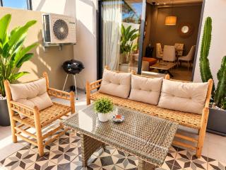 Elegant studio with jacuzzi terrace and swimming pool - 9