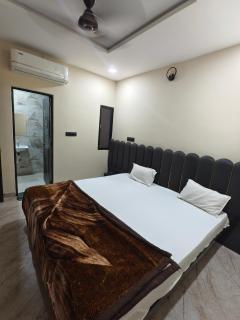 Hotel Shivansh Inn - 1