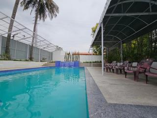 The Red Brick Estate Private Pool 3-Acre Group Retreat - 7