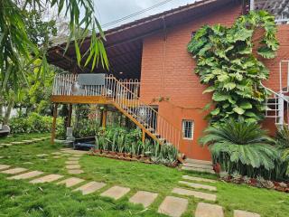 The Red Brick Estate Private Pool 3-Acre Group Retreat - 4