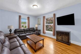 2nd Base Apt 2 All Star Baseball Rentals - 0