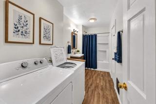 2nd Base Apt 2 All Star Baseball Rentals - 3