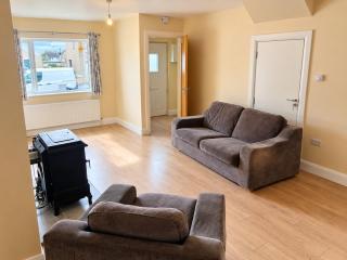 Spacious 3BR House wiz Free Parking WiFi - 5