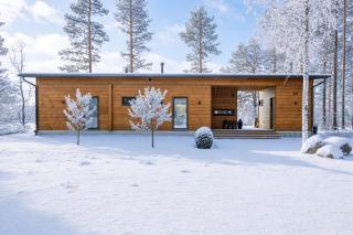 Riverside Log Villa, Sauna By Lapland Host - 0
