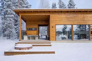 Riverside Log Villa, Sauna By Lapland Host - 2