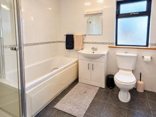 Charming 3BR Country Home Near Swinford - 6